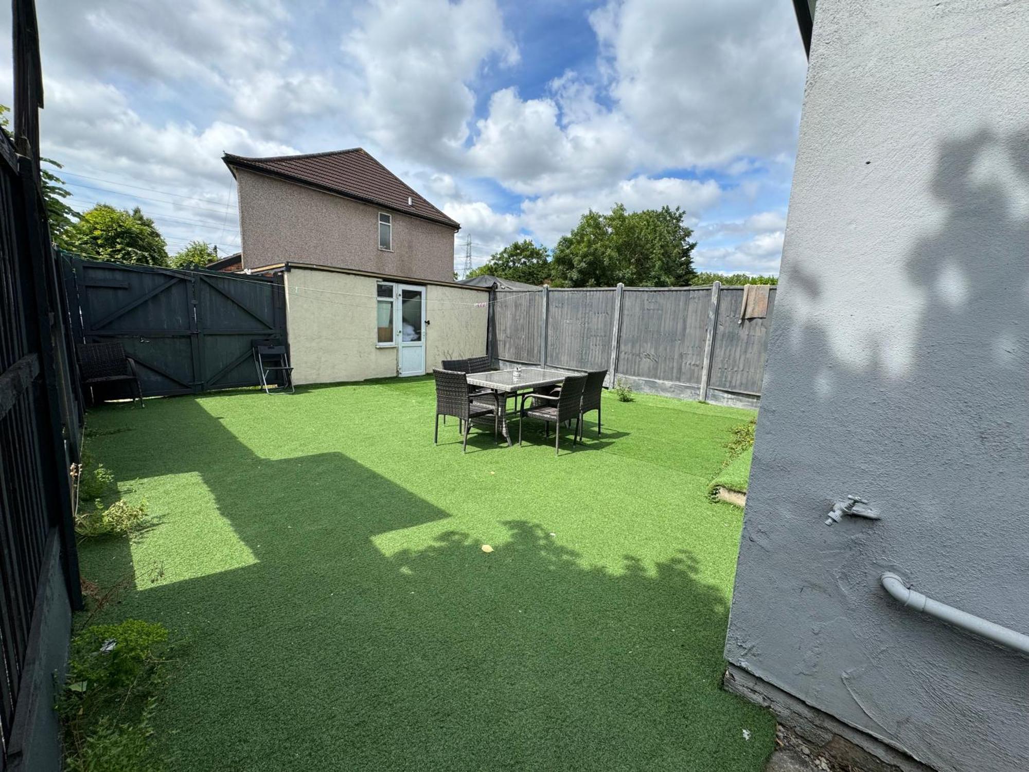 London Luxury 2Bedrooms, Reception, Garden, Apartment イルフォード エクステリア 写真